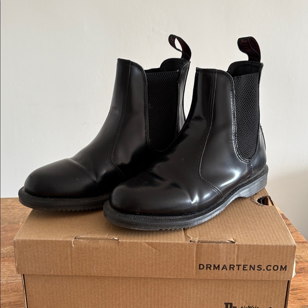 Dr Marten Black Leather Chelsea Boots